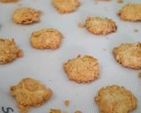 Foto langkah ke 4 dari resep Corn Flakes Butter Cookies.