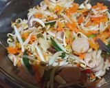 Foto langkah ke 6 dari resep Tumis toge sosis.