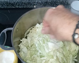 Foto del paso 4 de la receta: Cocido granadino de chícharos con col y morcilla de cebolla
