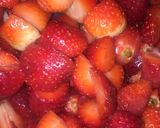 A picture of step 2 of Strawberry milkshake.