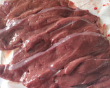 Foto del paso 2 de la receta: Hígado de ternera estofado con patatas en dados