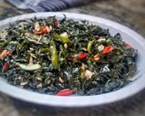 Foto langkah ke 4 dari resep Oseng Daun Pepaya Jepang Pindang Tongkol.