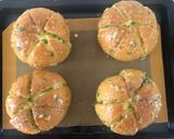 Foto langkah ke 6 dari resep Korean cream cheese and garlic bread.