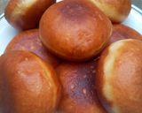 A picture of step 2 of Ring doughnut.