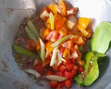 Foto langkah ke 2 dari resep Tumis Cumi Asap Pedas.