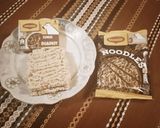 Pas rețetă Noodles cu cârnăciori 1 fotografie