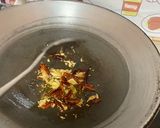 รูปขั้นตอนการทำที่ 2 ของ ถั่วลันเตาผัดใส่อกไก่