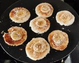 A picture of step 6 of Bread banana caramel.