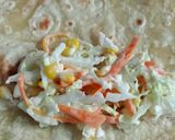 Foto langkah ke 4 dari resep Salad Wrap.