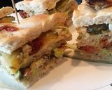 Une image de l'étape 4 de Club sandwich avocat, chèvre et sardines.