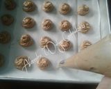 Foto langkah ke 2 dari resep Kue Sagu Coklat.