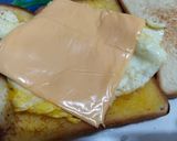 Foto langkah ke 3 dari resep Simple Breakfast Sandwich Mommylicious.