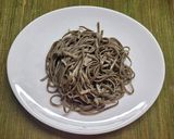Foto del paso 1 de la receta: Fettuccini tinta de calamar con caprese