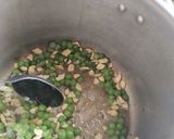 A picture of step 3 of Matar Pulao.