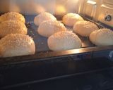 Foto langkah ke 7 dari resep 234. Burger Buns.