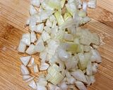 Une image de l'étape 2 de Tagliatelles sauce crémeuse au Parmesan, Vin blanc & lardons fumé.