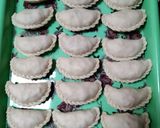 Foto langkah ke 9 dari resep Pastel Tanpa Telur Dan Tanpa Margarin.