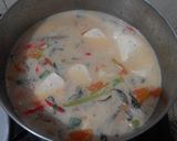 Foto langkah ke 4 dari resep Sayur tongkol tahu bumbu iris.