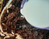 A picture of step 2 of Chocolate tres leche.