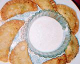 A picture of step 4 of Half moon chicken samosa.