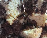 Foto del paso 3 de la receta: Bizcochuelo marmolado & chispitas de choco😍