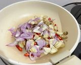 Foto langkah ke 2 dari resep Tumis Daun Ubi.