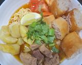 Foto langkah ke 4 dari resep Soto Mie Bogor.