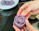 Foto langkah ke 5 dari resep Dadar Gulung Bunga Telang.