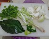 Foto langkah ke 2 dari resep Seafood Saus Padang.