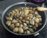 Foto del paso 3 de la receta: Pasta con almejas