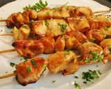 Foto del paso 6 de la receta: Brochetas de pollo marinadas