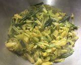 A picture of step 4 of Winter Veggie Dry Curry.