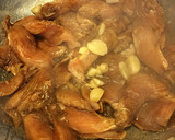 Foto del paso 2 de la receta: Pechuga de Pollo bañada en Limon y con Cebolla en Caramelo
