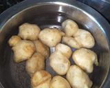 A picture of step 5 of Dahi vada.