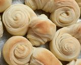 Foto del paso 6 de la receta: Cuernitos de grasa vacuna económicos y simples