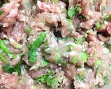 รูปขั้นตอนการทำที่ 1 ของ เกี๊ยวน้ำหมูกรอบสไตล์หมี#รักบ้านเกิด
