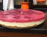 Foto del paso 4 de la receta: Cheesecake de frutillas sin horno y sin gelatina