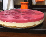 Foto del paso 4 de la receta: Cheesecake de frutillas sin horno y sin gelatina