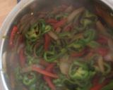 Foto del paso 3 de la receta: Salteado de pollo con brotes de soja