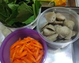 Foto langkah ke 2 dari resep Mie goreng baso simpel.
