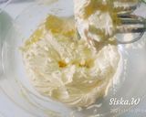 A picture of step 3 of Yellow Buttercream.