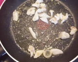 Foto del paso 2 de la receta: Fideos con sepia y langostinos