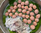 Hình bước làm 2 của món Lẩu hoa mực