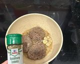 Hình bước làm 2 của món Beefsteak em bé
