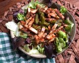 Foto del paso 3 de la receta: Ensalada de brotes tiernos con pavo asado y pepinillos en vinagreta de mostaza