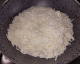 Foto del paso 2 de la receta: Dulce de coco con leche condensada. 4 ingredientes. Coquitos