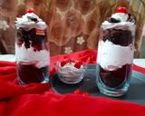 A picture of step 9 of Black forest brownie trifles.