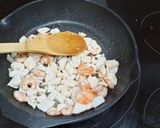 Foto del paso 2 de la receta: Fideuá con sepia y gambas