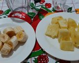 A picture of step 1 of Pineapple/banana smoothie.