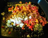 Foto del paso 1 de la receta: SALSA Marinera con Leche de Coco...!